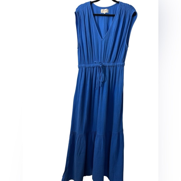 XiRENA Dresses & Skirts - Xirena